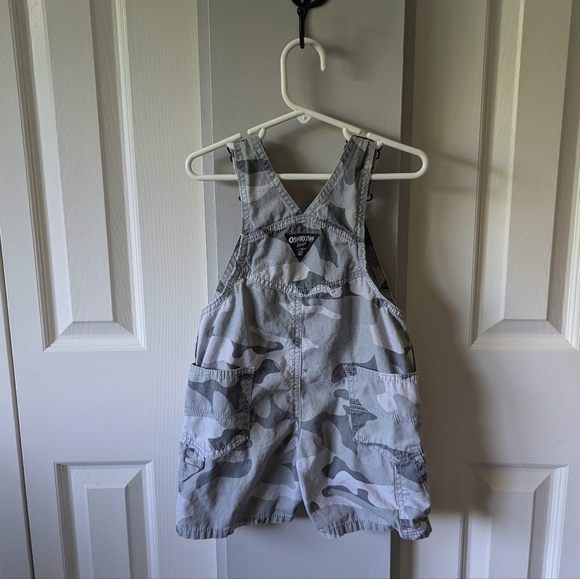 OSHKOSH CAMO OVERALLS 3T - Picture 2 of 2